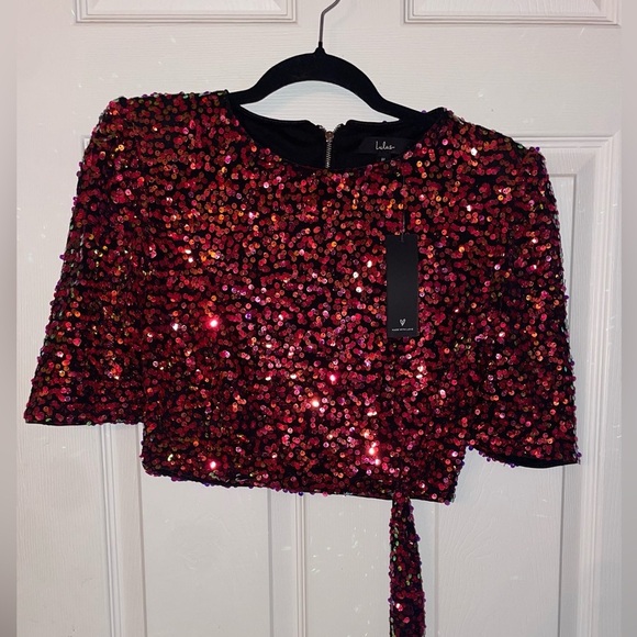 Lulus Tops - Lulu's Sparkling Coral Pink Sequin Crop Top NWT Medium